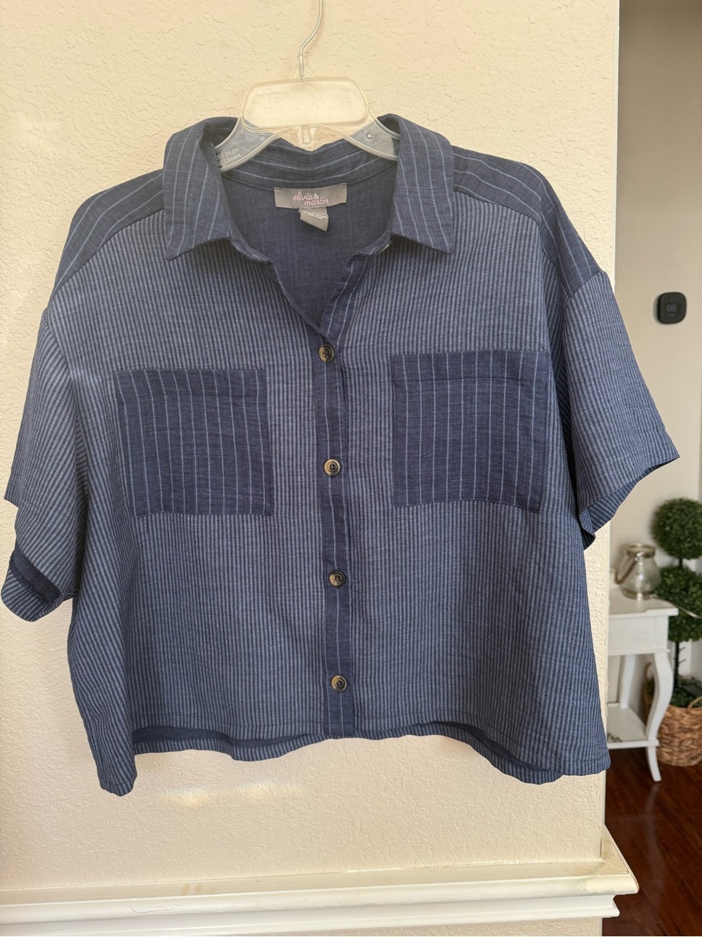Striped Blue Short Sleeve Button Front Shirt XL olivia& martin